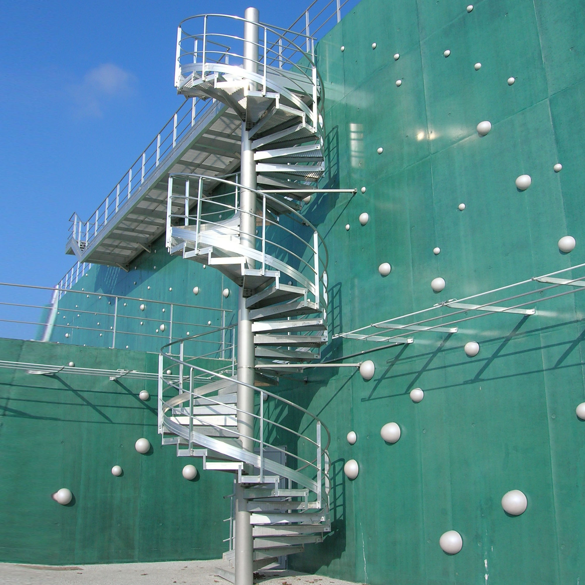 Escalier hélicoïdal métallique réalisé par ETSA